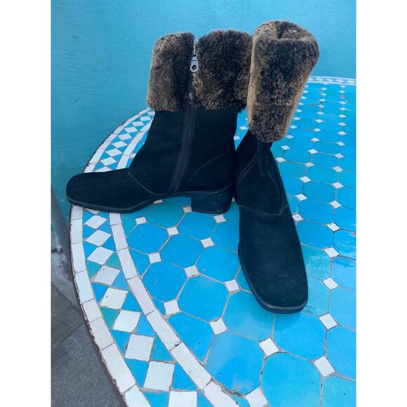 SALVATORE FERRAGAMO BLACK FUR TRIMMED SUEDE BOOTS 7.5N - Picture 2 of 7